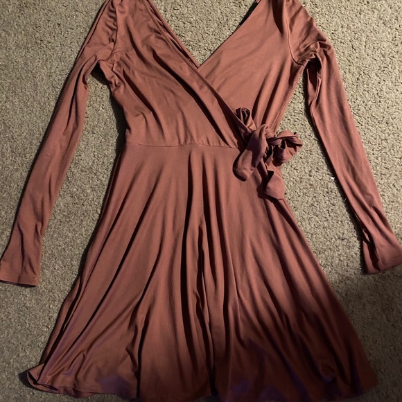 Pink long sleeve v neck dress with v back - Picture 1 of 1